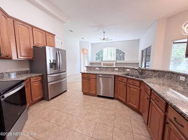 5 bedroom Single Family Residence at 845 Songbird Drive, Creekview @ Oakleaf Plantation, Orange Park — photo 2