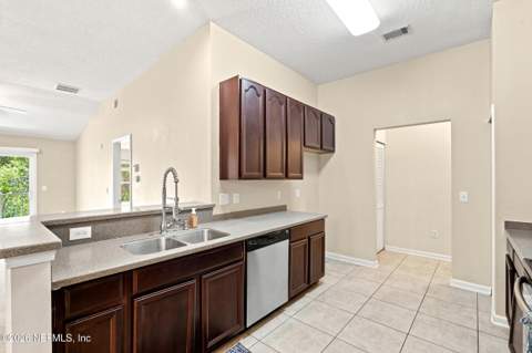 13864 Herons Landing Way #8, Jacksonville FL - photo 10 of 30