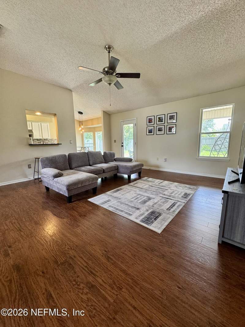 3 bedroom Single Family Residence at 1341 Lindsey Crossing Drive, Lindseys Crossing, Jacksonville — photo 3