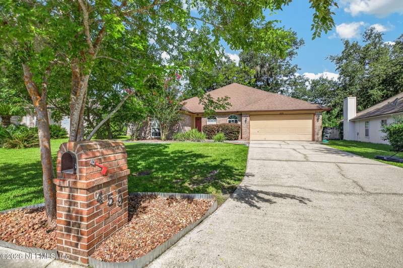 3 bedroom Single Family Residence at 459 Charles Pinckney Street, Heritage Hills, Orange Park — photo 2