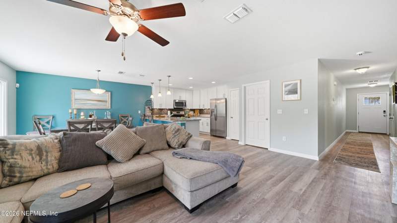 3 bedroom Single Family Residence at 12068 Versailles Street, Sans Pareil, Jacksonville — photo 4