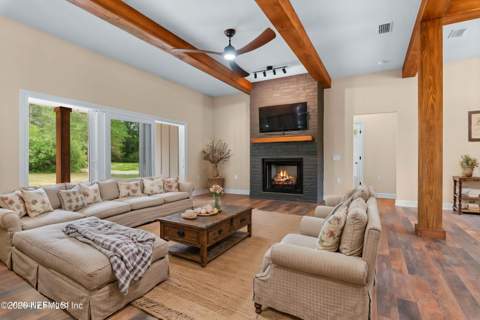 8021 Yellow Pine Circle, Glen St. Mary FL - photo 12 of 56