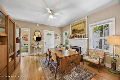 4642 Crescent Street, Jacksonville FL - photo 7 of 44