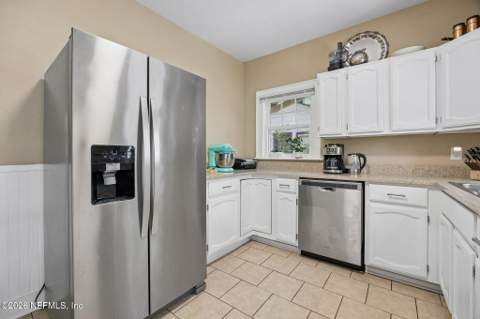4642 Crescent Street, Jacksonville FL - photo 14 of 44