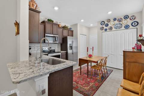 7744 Legacy Trail, Jacksonville FL - photo 9 of 31