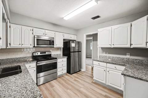 1456 Danbury Road, Jacksonville FL - photo 6 of 15