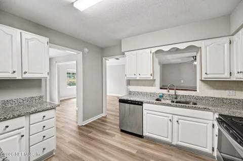 1456 Danbury Road, Jacksonville FL - photo 7 of 15