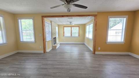 9049 Jackson Avenue, Jacksonville FL - photo 9 of 41