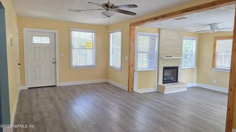 9049 Jackson Avenue, Jacksonville FL - photo 8 of 41