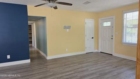 9049 Jackson Avenue, Jacksonville FL - photo 6 of 41