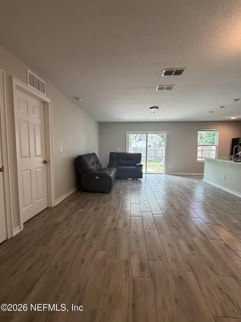 3 bedroom Single Family Residence at 11126 Pine Street, Roberts, Jacksonville — photo 5