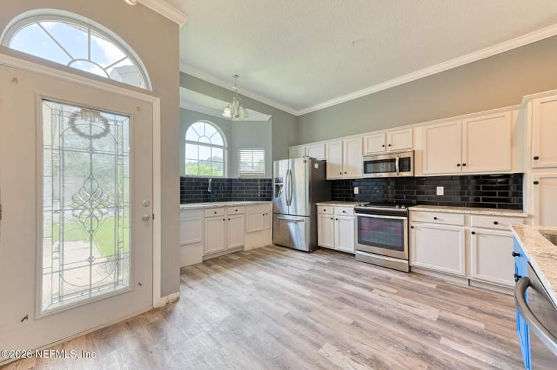 3 bedroom Single Family Residence at 6304 Morse Oaks Circle, Morse Oaks, Jacksonville — photo 4