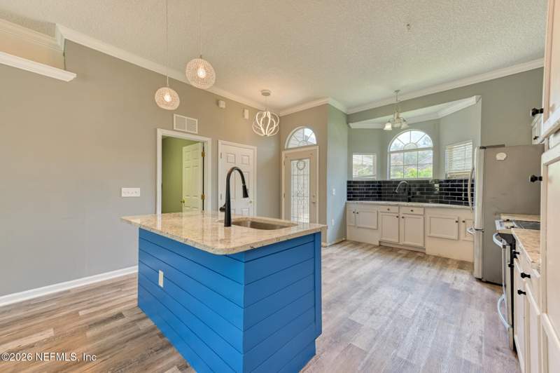 3 bedroom Single Family Residence at 6304 Morse Oaks Circle, Morse Oaks, Jacksonville — photo 5