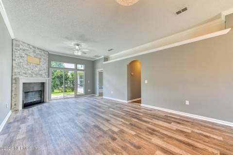 6304 Morse Oaks Circle, Jacksonville FL - photo 9 of 21