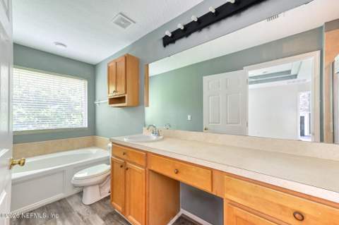 6304 Morse Oaks Circle, Jacksonville FL - photo 14 of 21