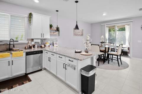 13259 Brookwater Drive, Jacksonville FL - photo 15 of 48