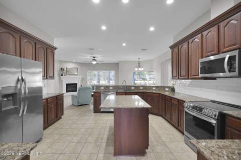 1819 Wild Dunes Circle, Orange Park FL - photo 15 of 73