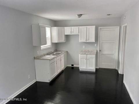 2325 Westbrook Circle, Jacksonville FL - photo 10 of 18