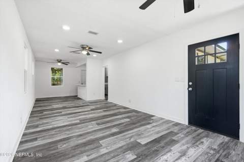3756 Hunter Street, Jacksonville FL - photo 6 of 33