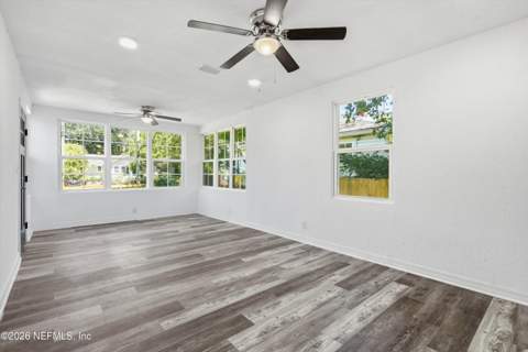 3756 Hunter Street, Jacksonville FL - photo 8 of 33