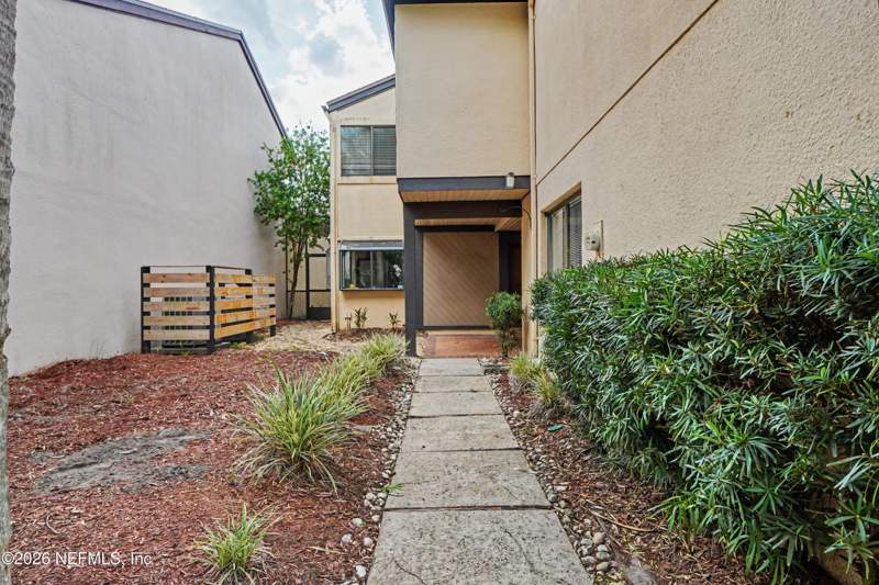 3 bedroom Single Family Residence at 7827 Cypress Point Court, Linkside At Baymeado, Jacksonville — photo 2