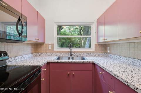 5466 Keystone Drive, Jacksonville FL - photo 15 of 37