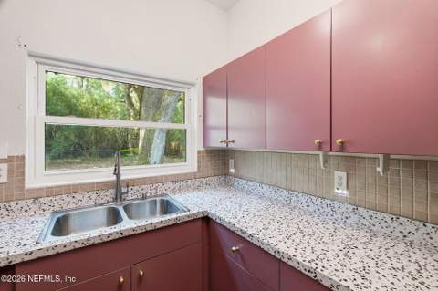 5466 Keystone Drive, Jacksonville FL - photo 16 of 37
