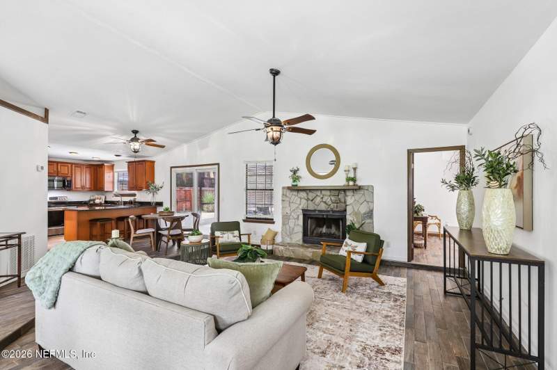 4 bedroom Single Family Residence at 1864 Sherwood Drive, Sherwood Lakes, Middleburg — photo 5