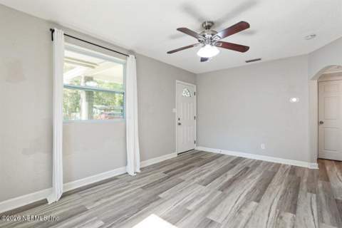 5419 Alpha Avenue, Jacksonville FL - photo 11 of 50