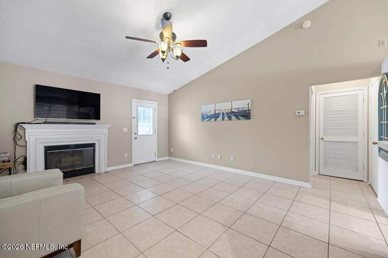 3 bedroom Single Family Residence at 3338 Guernsey Court, Sheffield Village, Jacksonville — photo 5