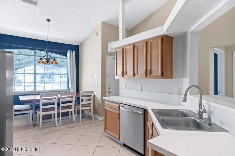 3 bedroom Single Family Residence at 3338 Guernsey Court, Sheffield Village, Jacksonville — photo 3
