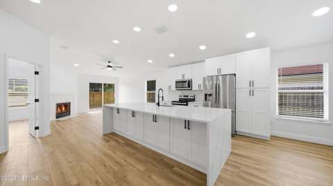 2498 Bentwater Drive, Jacksonville FL - photo 9 of 52