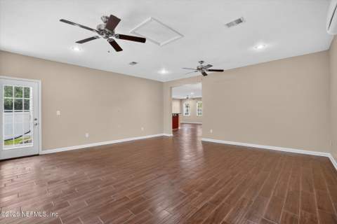12205 Lavenhorn Road, Jacksonville FL - photo 10 of 48