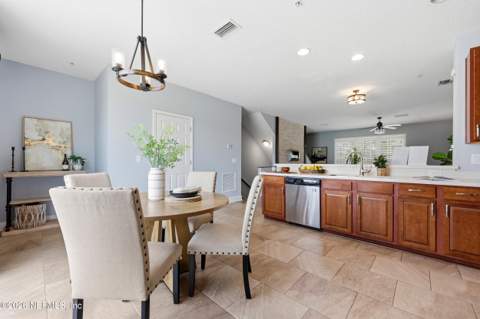 4454 Capital Dome Drive, Jacksonville FL - photo 17 of 63