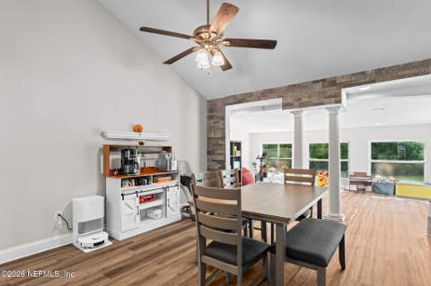 8251 Pepperwood Drive, Jacksonville FL - photo 15 of 57
