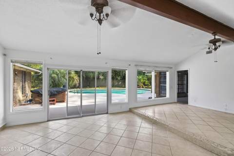 3102 Shady Drive, Jacksonville FL - photo 13 of 39