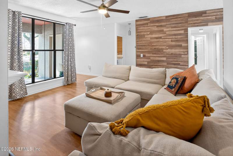2 bedroom Condominium at 2305 Wood Hill Place, Hillwood Condominium, Jacksonville — photo 4