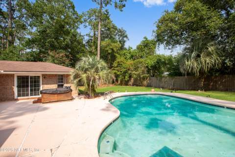 3102 Shady Drive, Jacksonville FL - photo 6 of 39