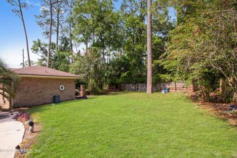 3102 Shady Drive, Jacksonville FL - photo 9 of 39