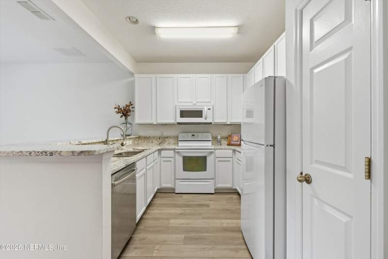 2 bedroom Townhouse at 5856 Sandstone Way, Stonefield At Bartram Par, Jacksonville — photo 5