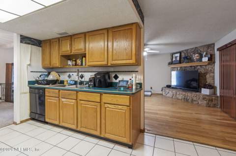 1222 Squirrel Lane, Jacksonville FL - photo 16 of 28