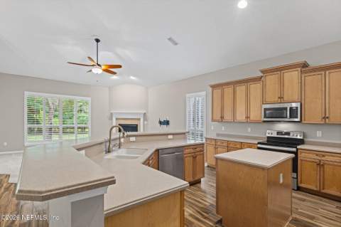 2489 Country Side Drive, Fleming Island FL - photo 8 of 84