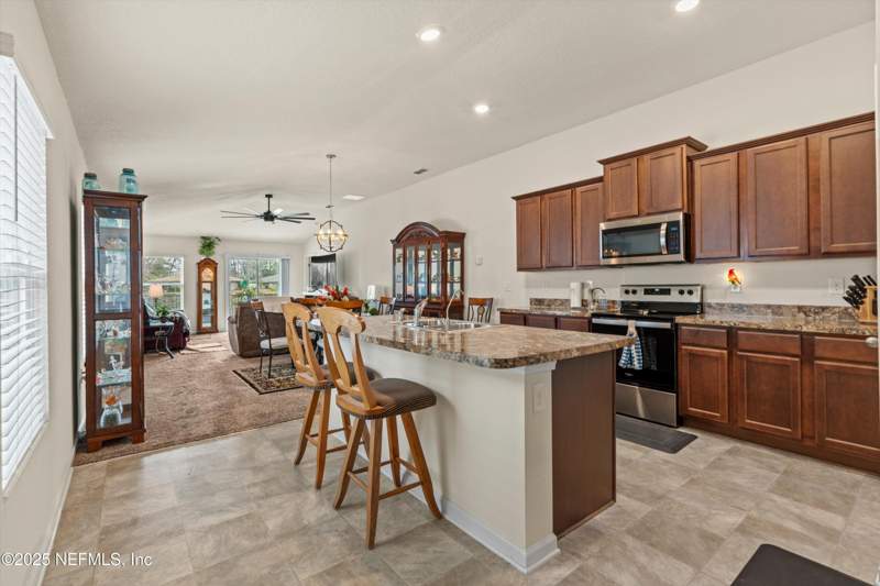 3 bedroom Single Family Residence at 8292 Meadow Walk Lane, Pine Terrace At The Meadows, Jacksonville — photo 5