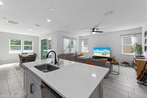 3096 Alpin Drive, Jacksonville FL - photo 10 of 32