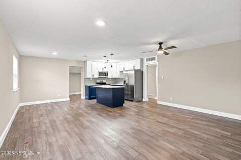 2108 Hugh Edwards Drive, Jacksonville FL - photo 6 of 34
