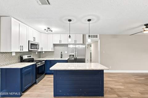 2108 Hugh Edwards Drive, Jacksonville FL - photo 9 of 34