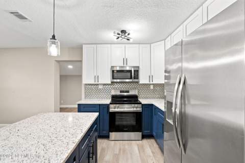2108 Hugh Edwards Drive, Jacksonville FL - photo 11 of 34