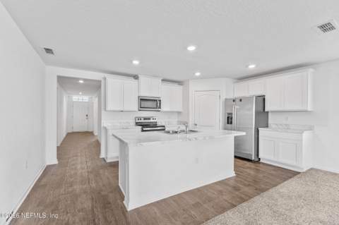 5606 Hollow Birch Drive, Jacksonville FL - photo 8 of 42