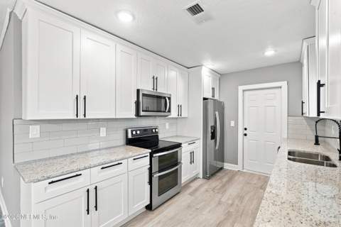311 Chestnut Drive, Jacksonville FL - photo 10 of 29