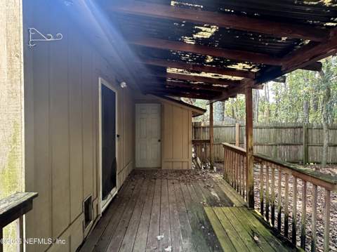 5526 Bennington Drive, Jacksonville FL - photo 14 of 17